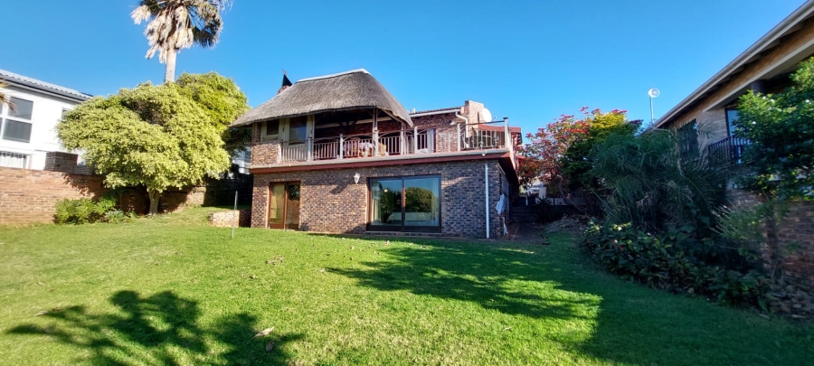 4 Bedroom Property for Sale in Noorsekloof Eastern Cape
